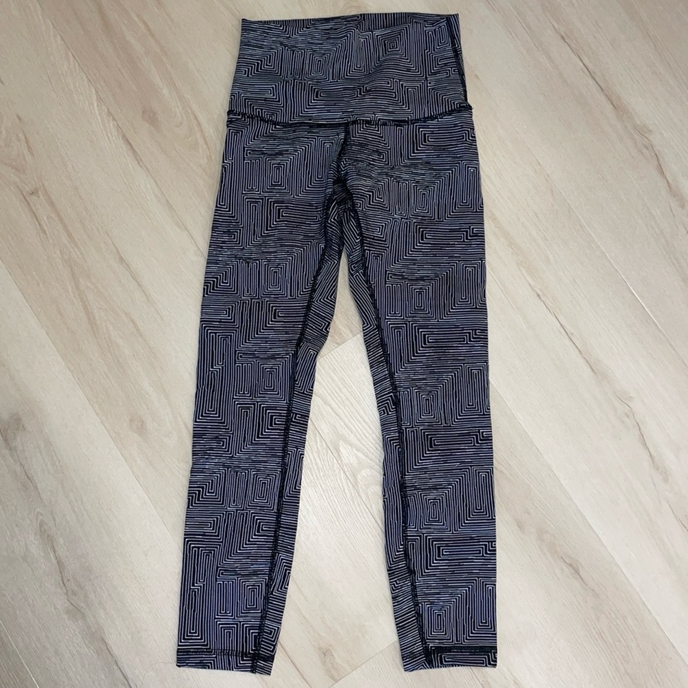 Lululemon wunderunder size 4 leggings